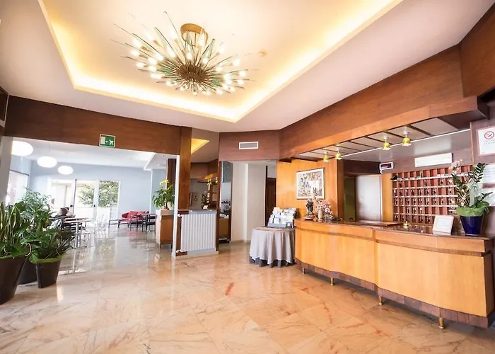 ホテル & Sasso ディアーノ・マリーナ